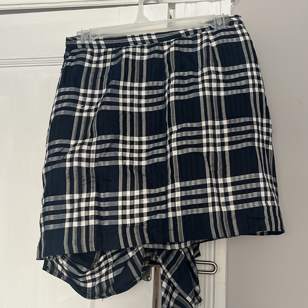 Patterned Mini Skirt - Picture 3 of 3